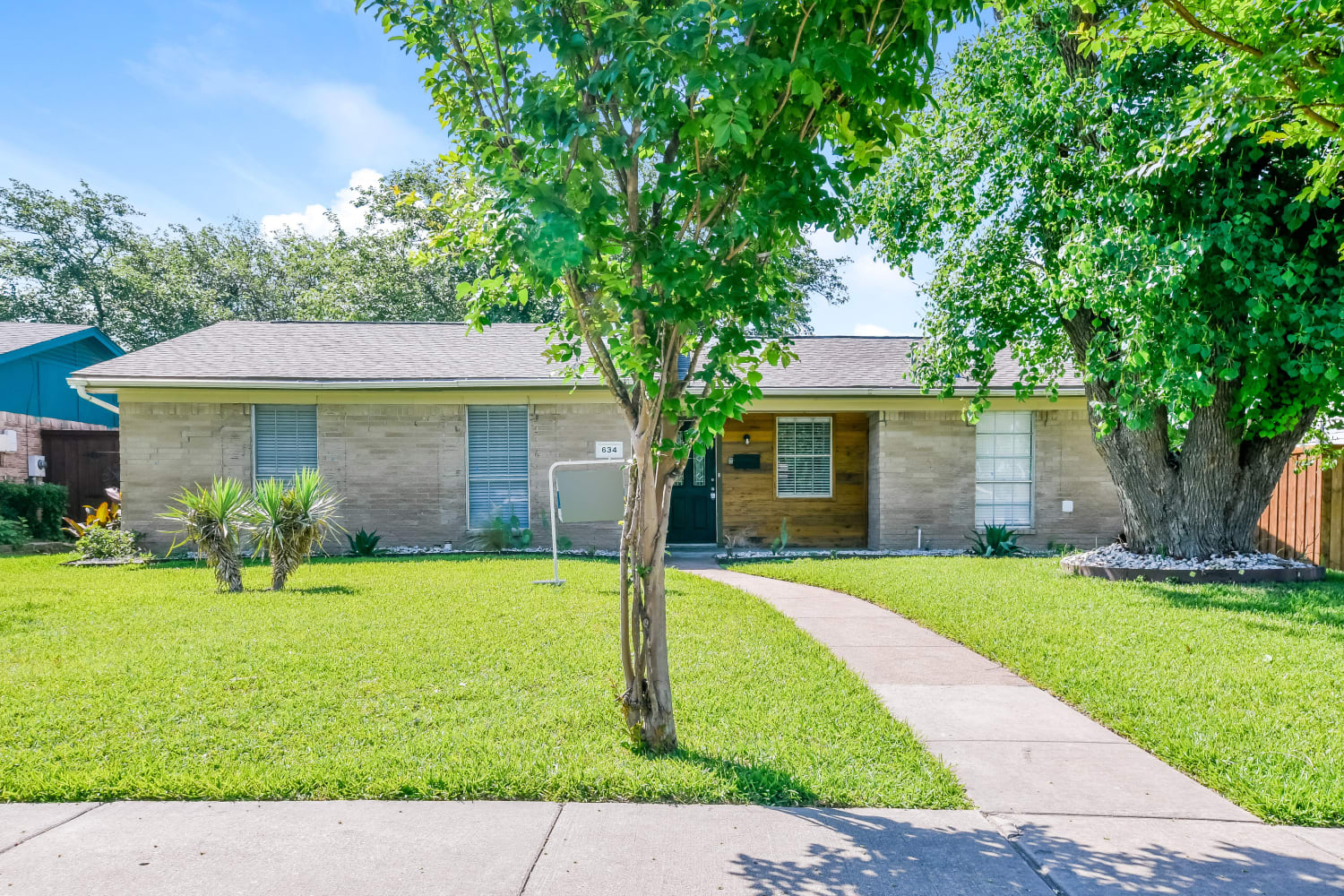 Front of 634 Waikiki, Garland, TX