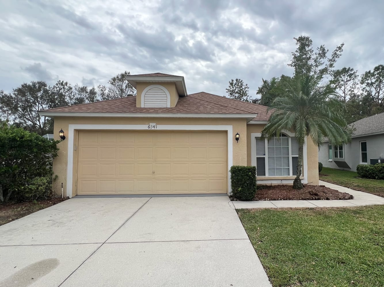 Front of 6341 Yellowtop Dr, Lakewood Ranch, FL