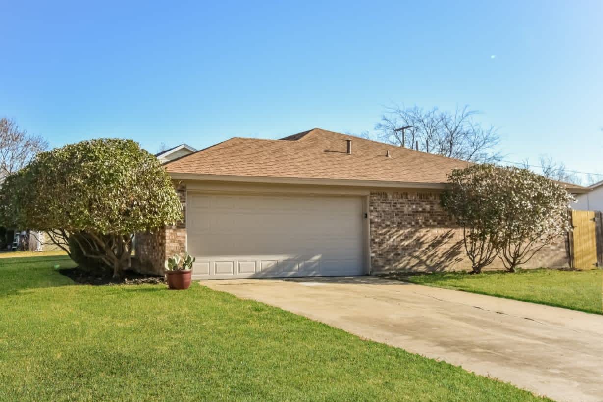 637 Barkridge, Burleson photo 13