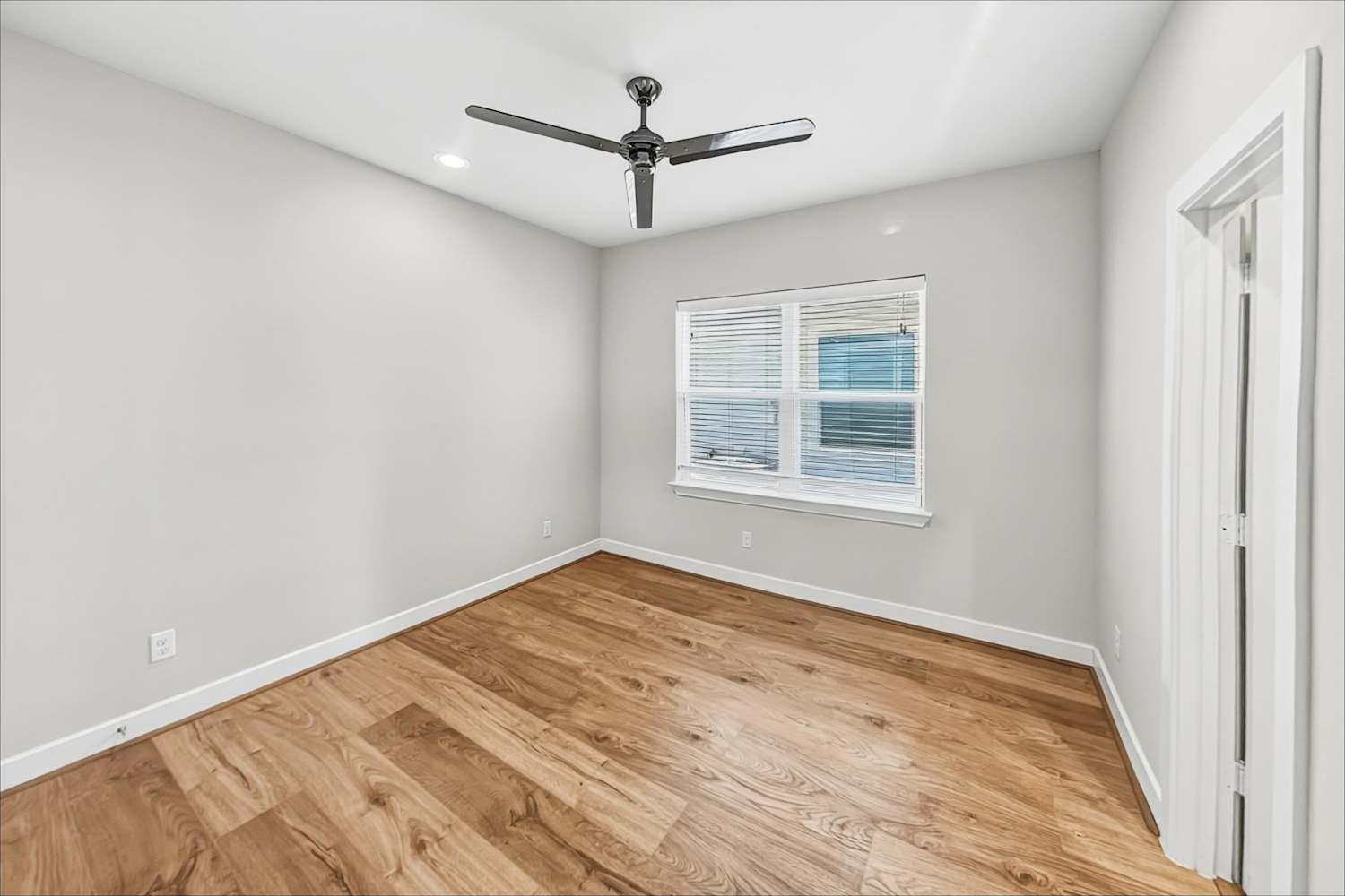 6383 Paddington Bend Dr, Houston photo 13