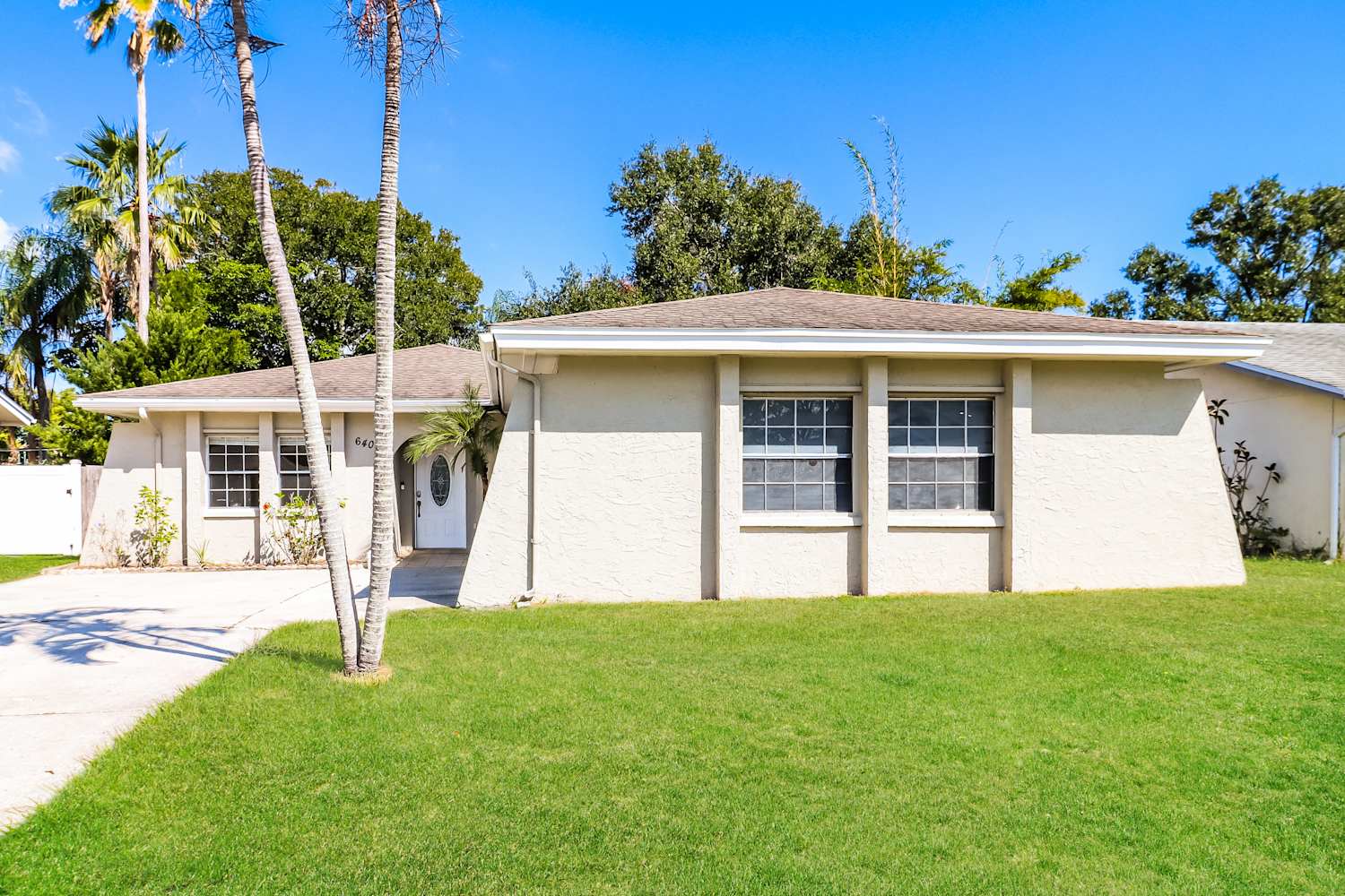 Front of 6409 109th Ave N, Pinellas Park, FL