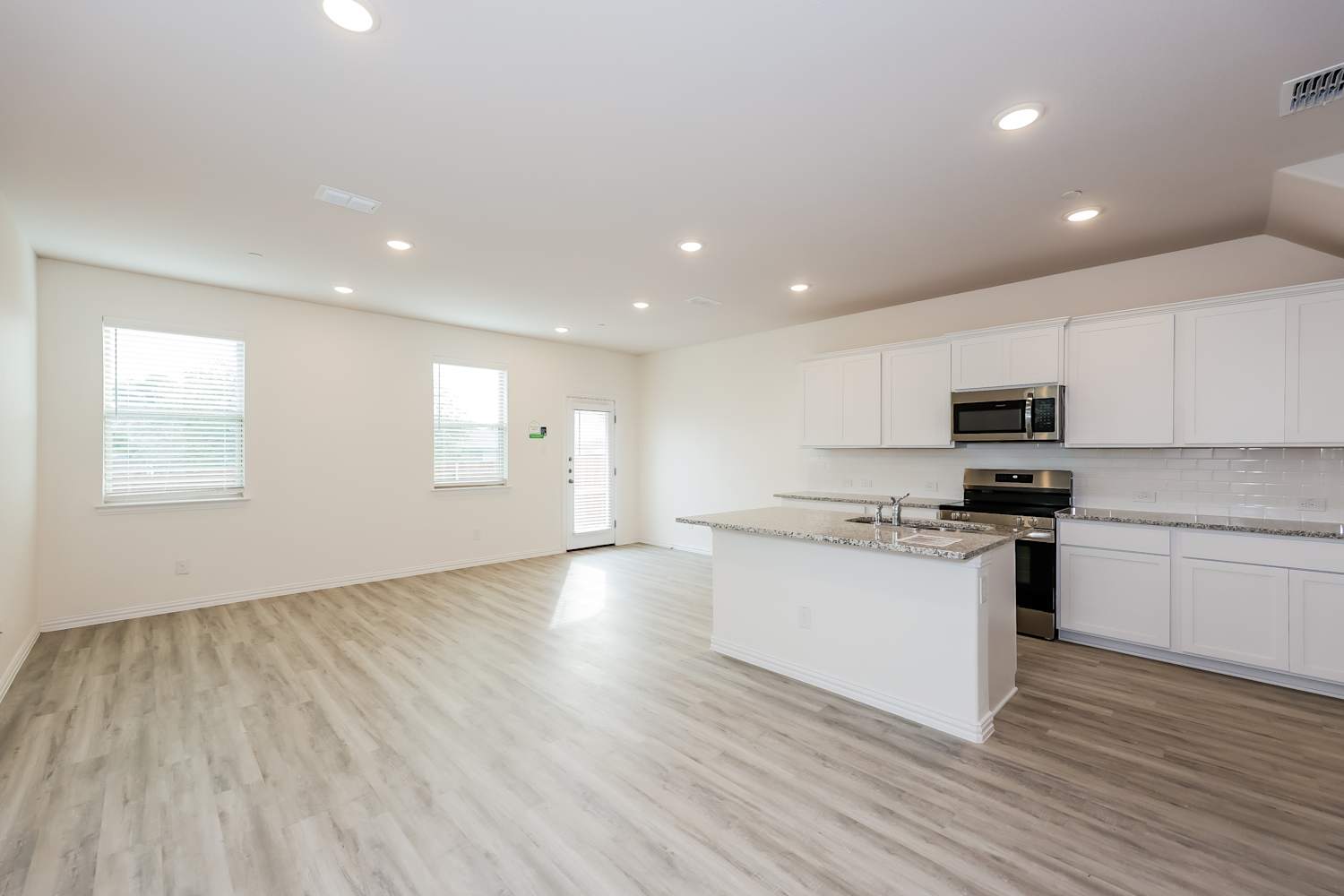 6422 Blue Trl, Arlington photo 3
