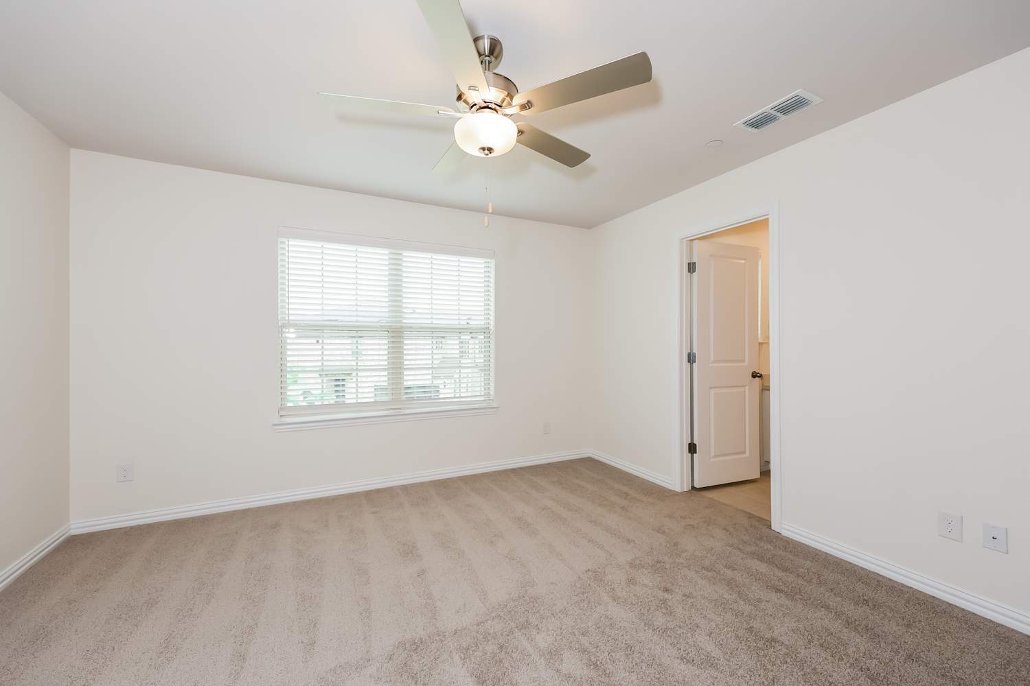 6422 Blue Trl, Arlington photo 10