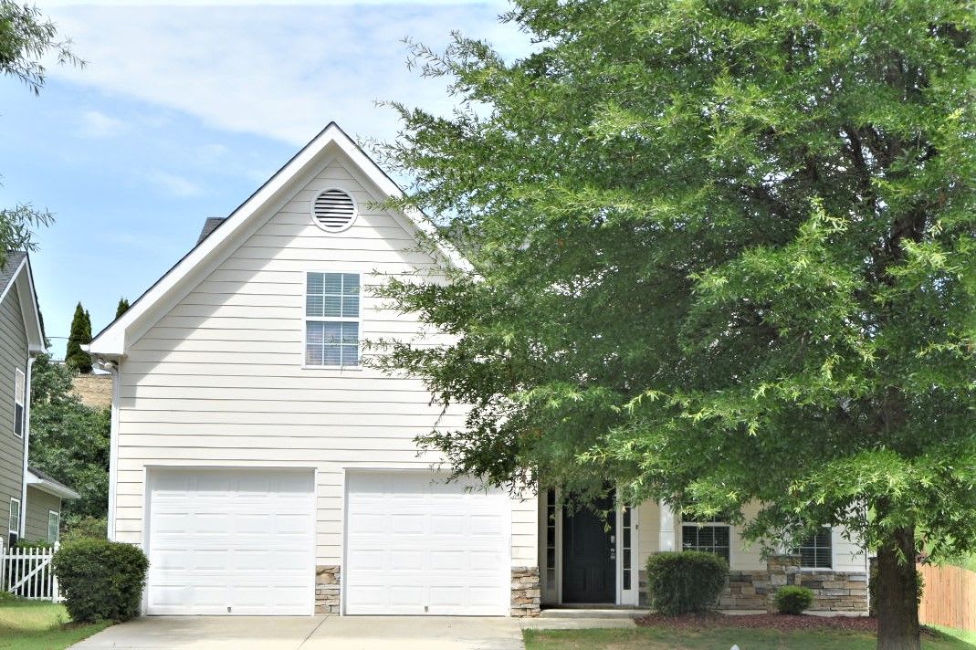 Front of 6422 Grand Hickory Dr, Braselton, GA