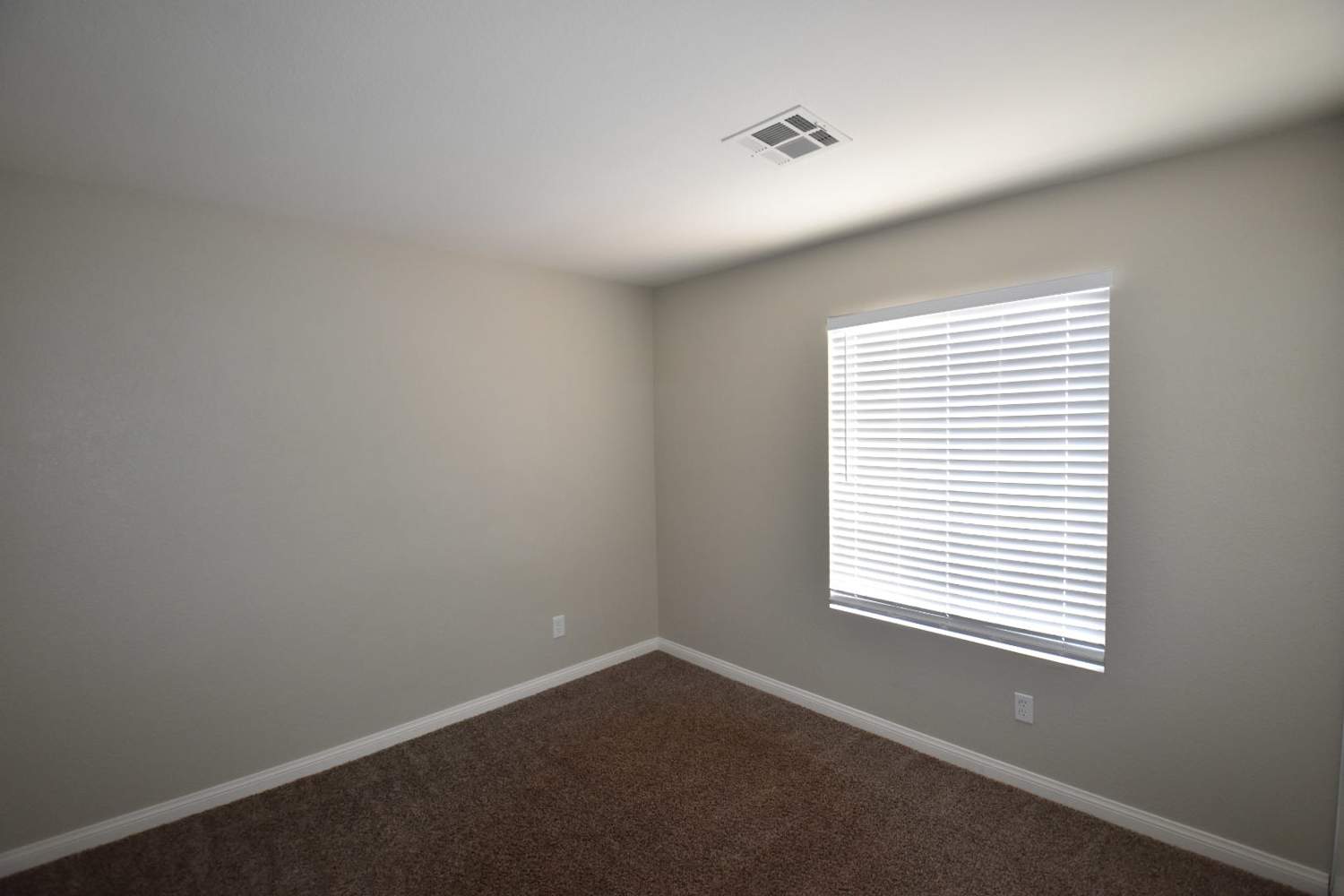 6440 Silver Dawn Ln, Las Vegas photo 10