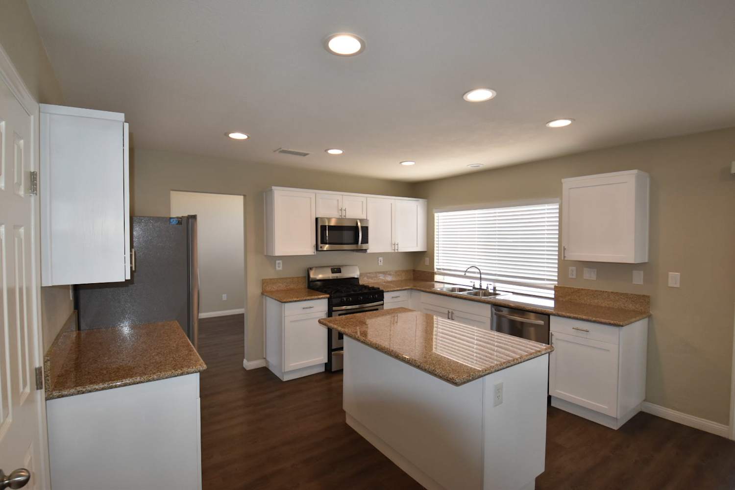6440 Silver Dawn Ln, Las Vegas photo 6