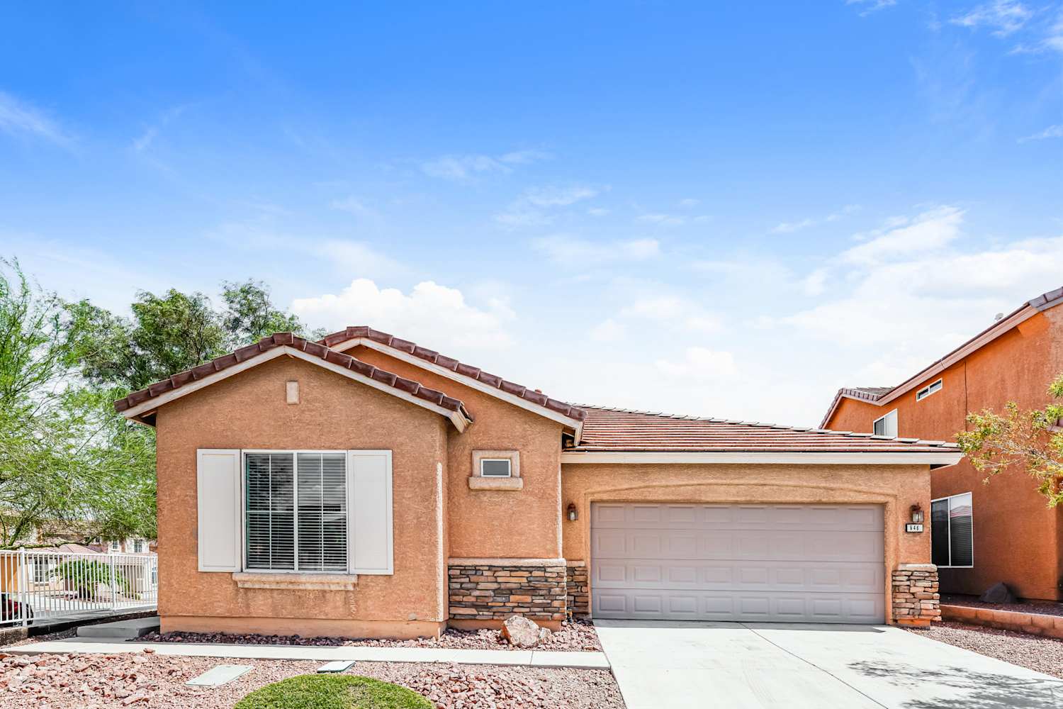 646 Pinetop Lake St, Henderson photo 1