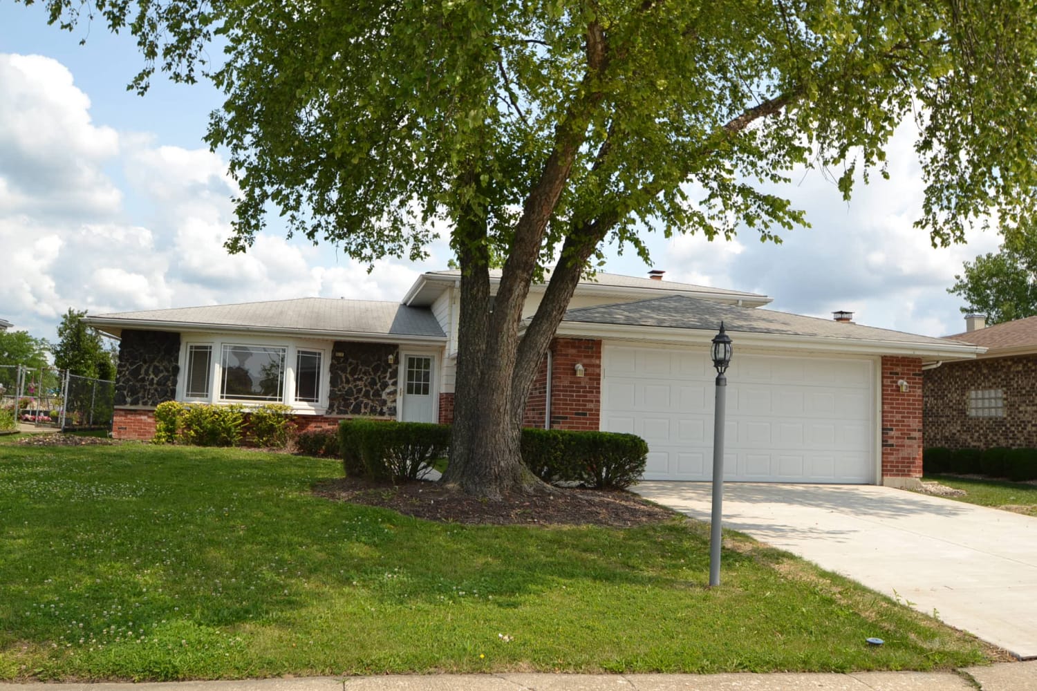Front of 6516 157th St, Oak Forest, IL
