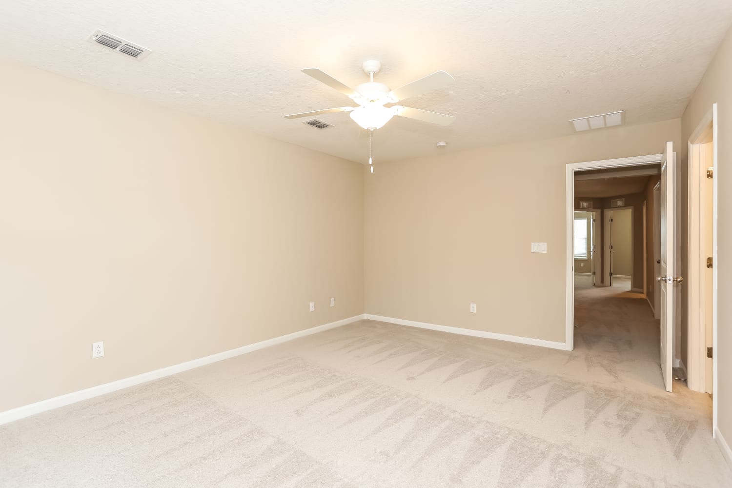 653 Cherry Ridge Dr, Jacksonville photo 11