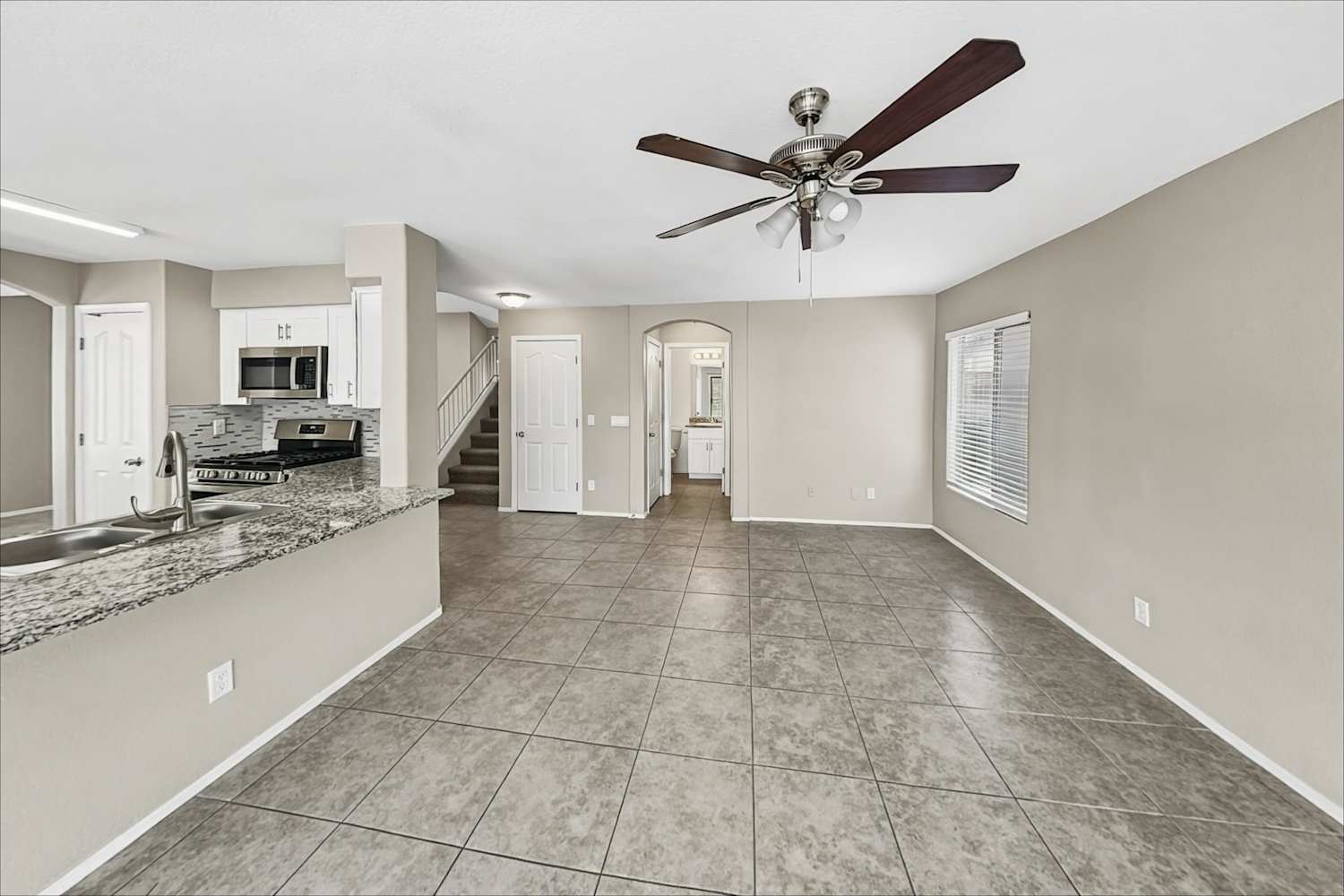 6538 W Prickly Pear Trl, Phoenix photo 8