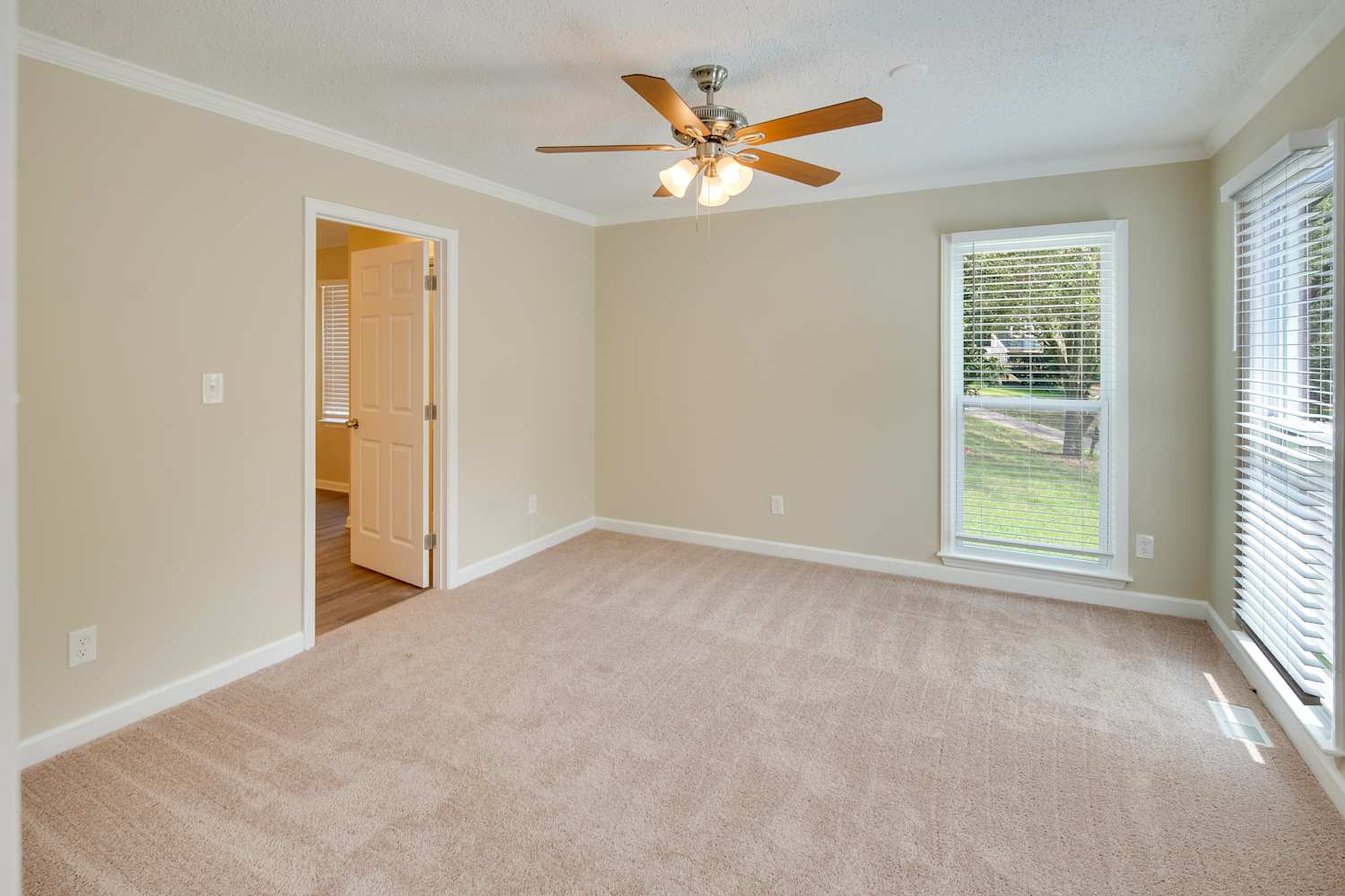 6541 Dougherty Dr, Charlotte photo 15