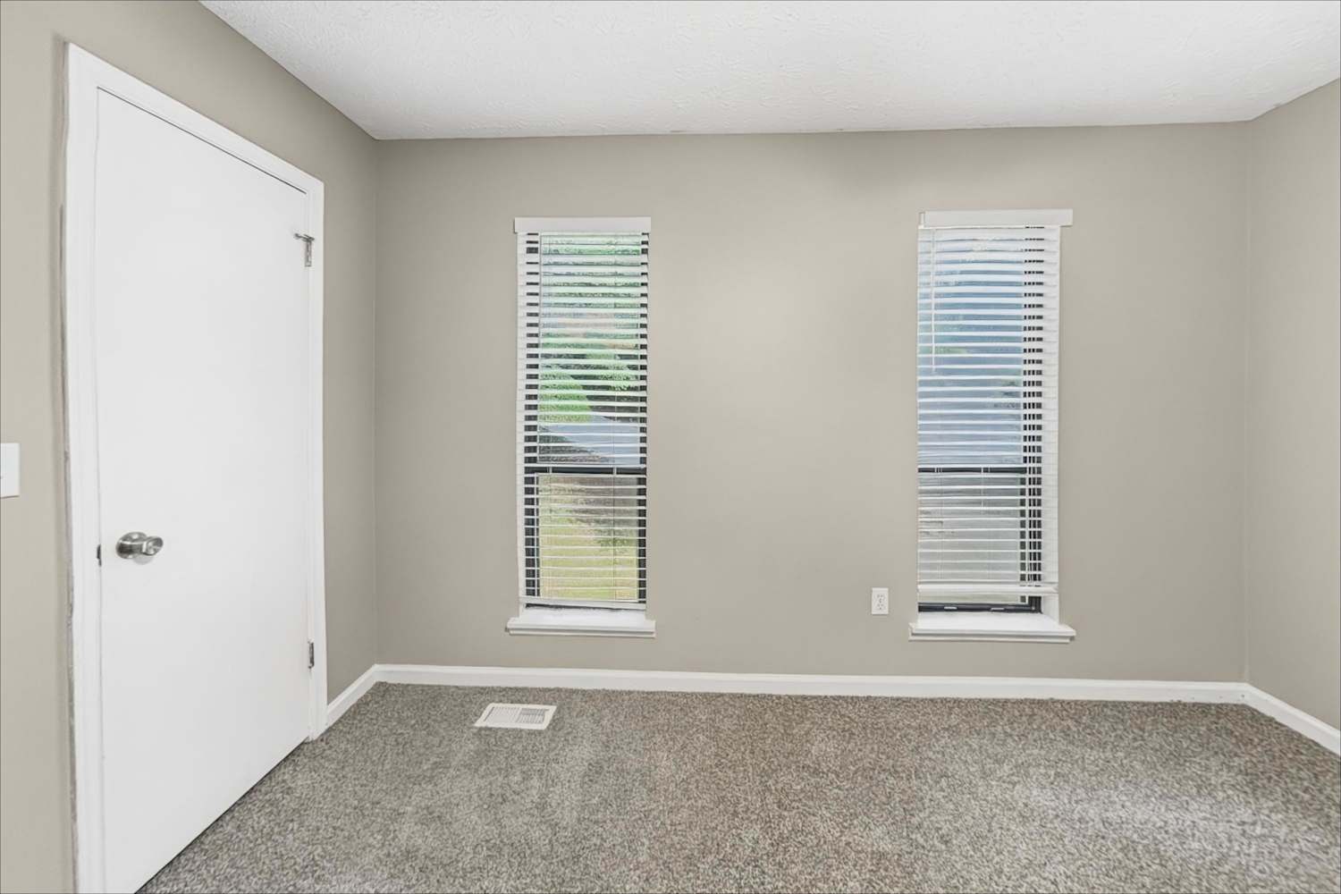 6572 Oakwood Dr, Douglasville photo 13