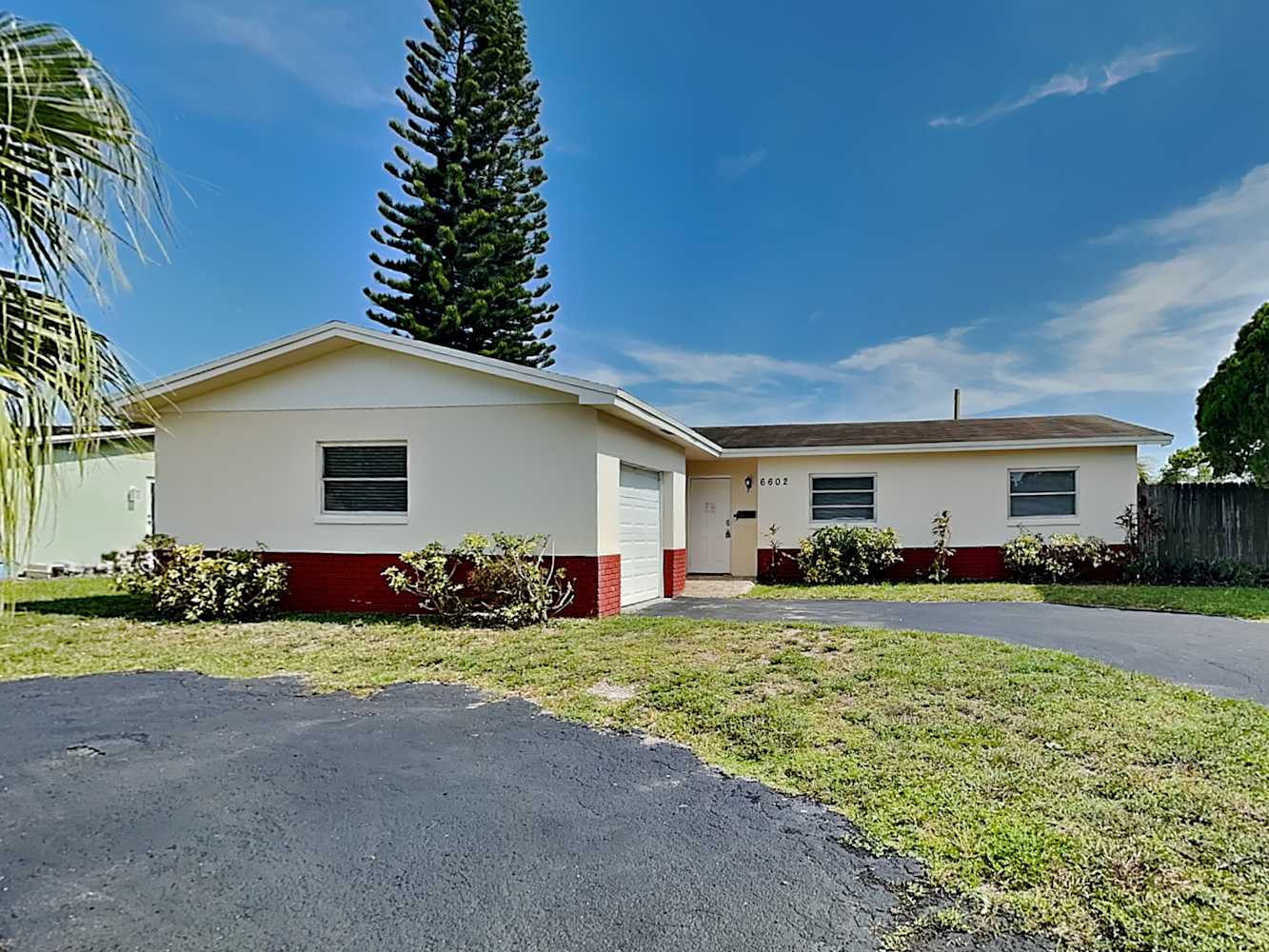 Front of 6602 Pebble Bch, North Lauderdale, FL