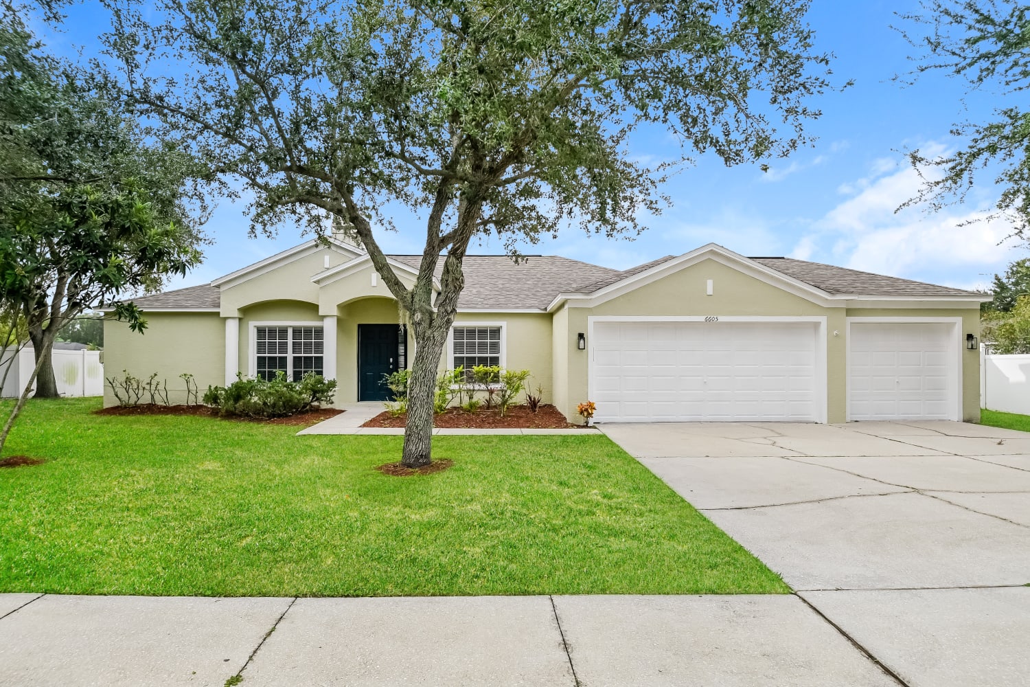Front of 6605 Clair Shore Dr, Apollo Beach, FL