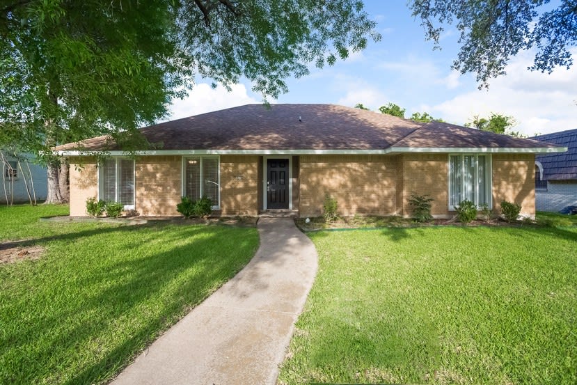 6616 Braddock Pl, Dallas photo 2