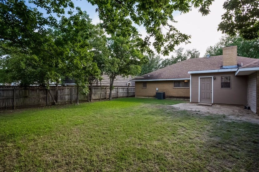 6616 Braddock Pl, Dallas photo 23