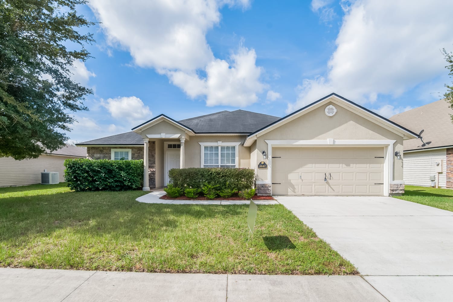 Front of 6640 Colby Hills Dr, Jacksonville, FL