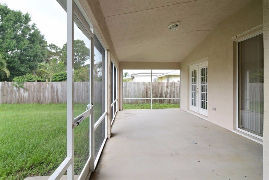 668 SE Damask Ave, Port Saint Lucie photo 17