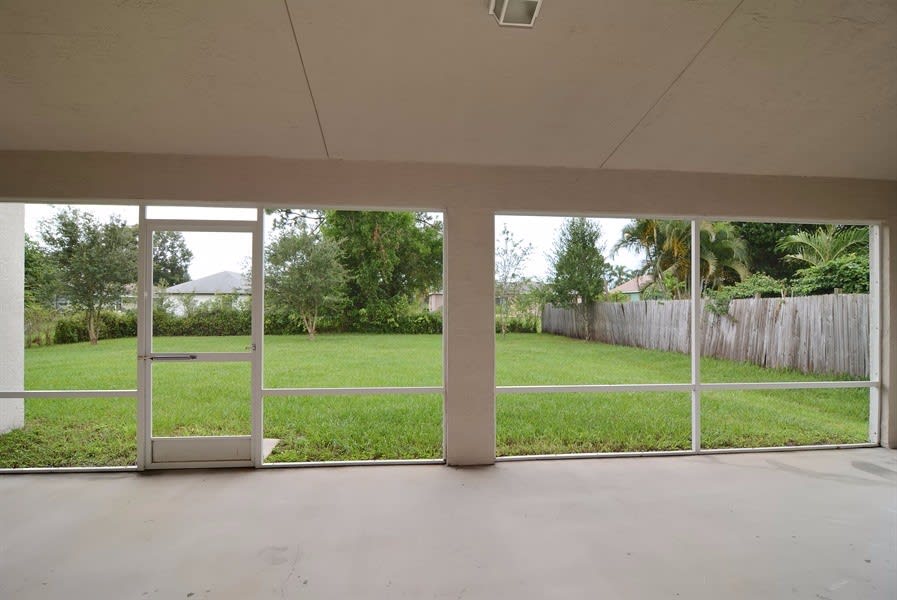 668 SE Damask Ave, Port Saint Lucie photo 18