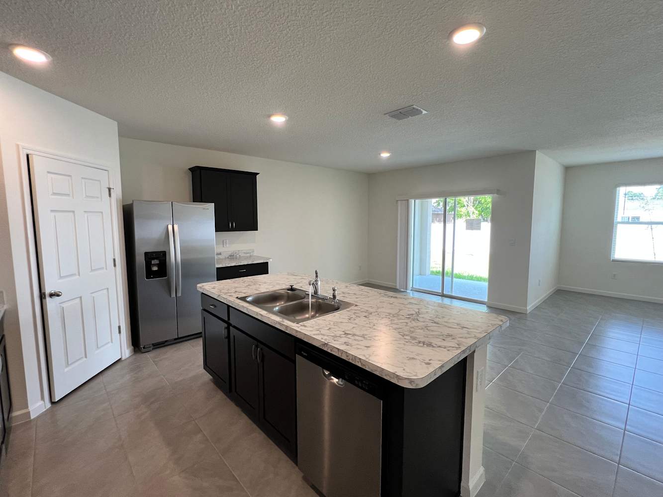669 NW Prima Vista Blvd, Port Saint Lucie photo 6