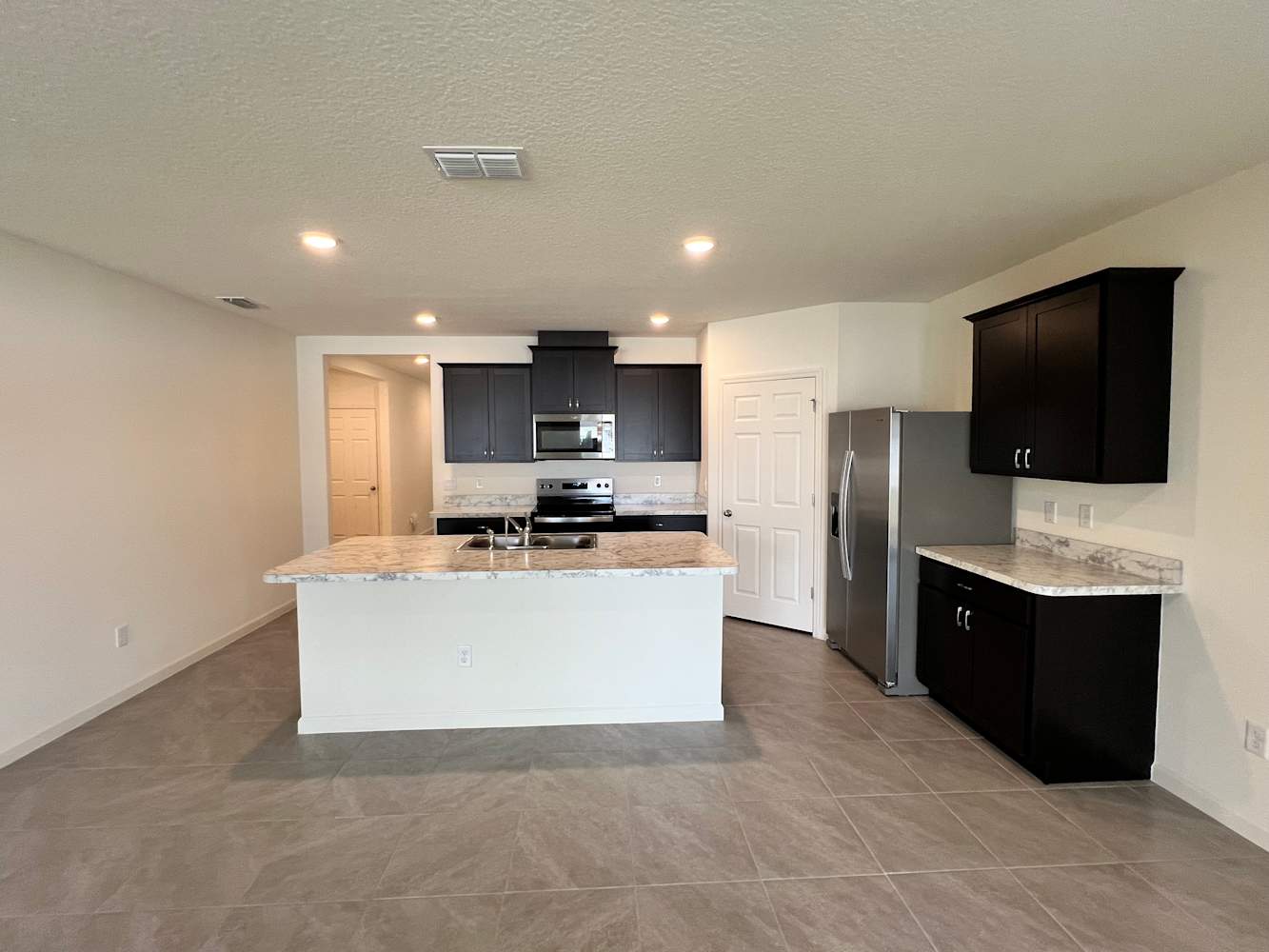 669 NW Prima Vista Blvd, Port Saint Lucie photo 4