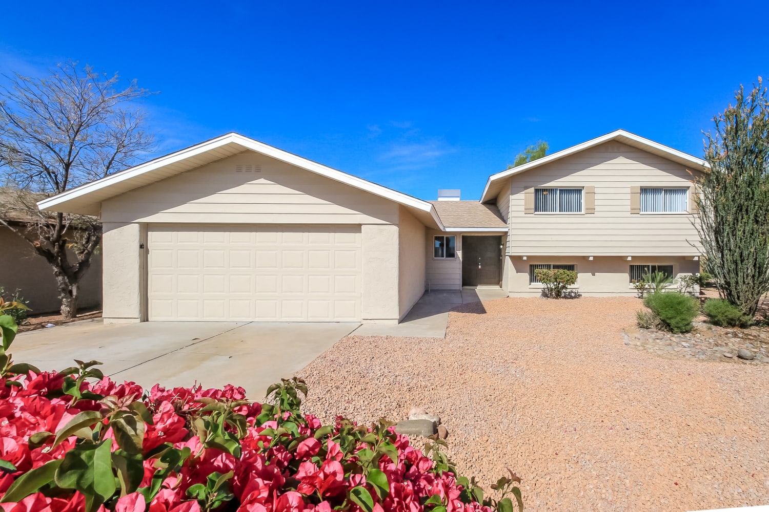 Front of 6744 S Lakeshore Drive, Tempe, AZ