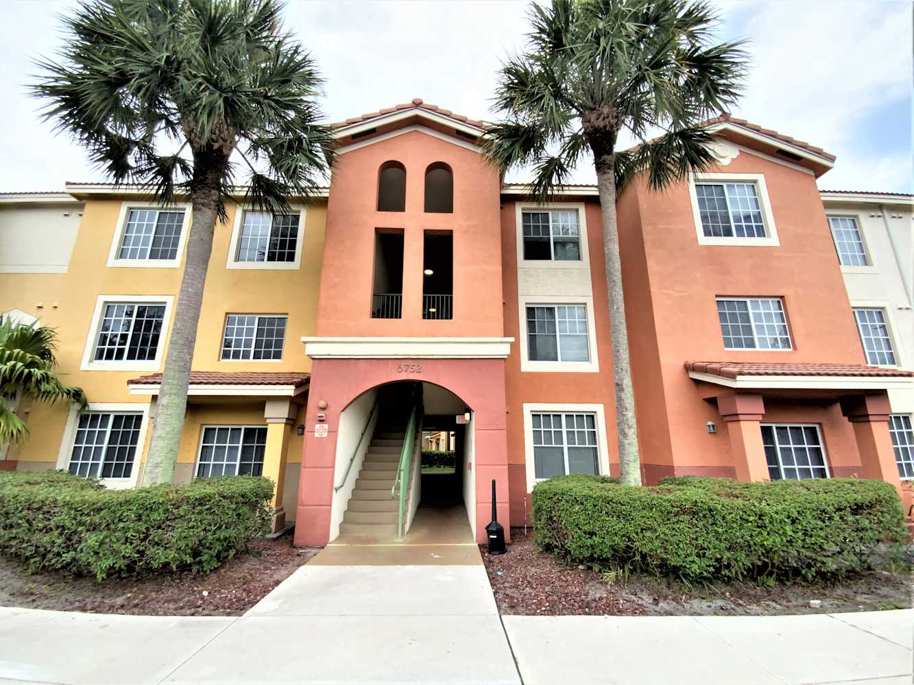 Front of 6752 Heritage Grande, Boynton Beach, FL