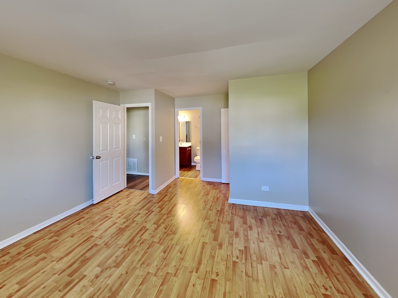 6791 Red Wing Dr, Woodridge photo 13