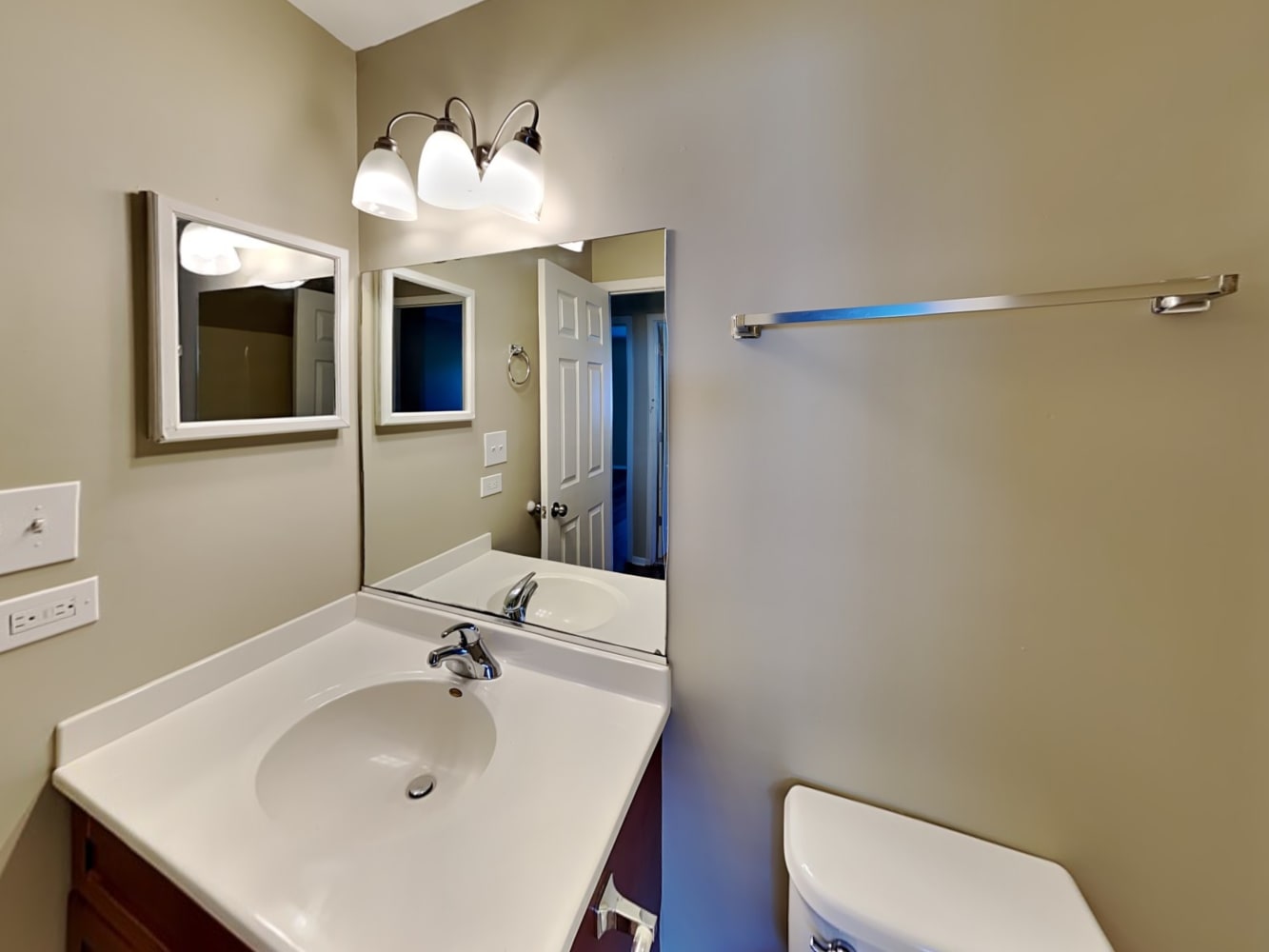 6791 Red Wing Dr, Woodridge photo 18