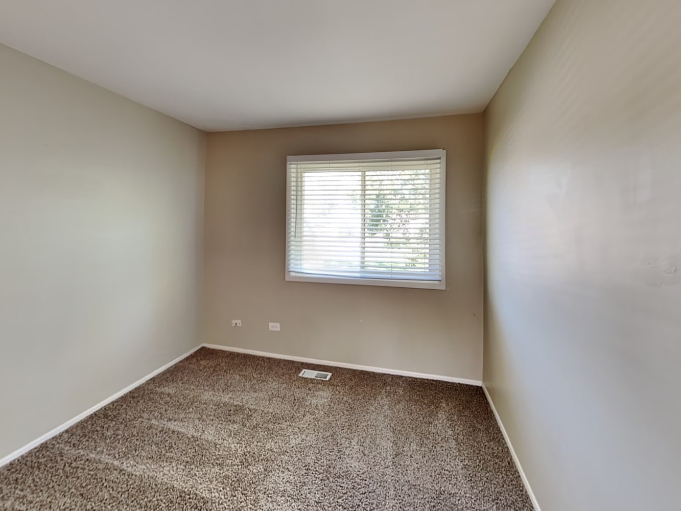 6791 Red Wing Dr, Woodridge photo 16