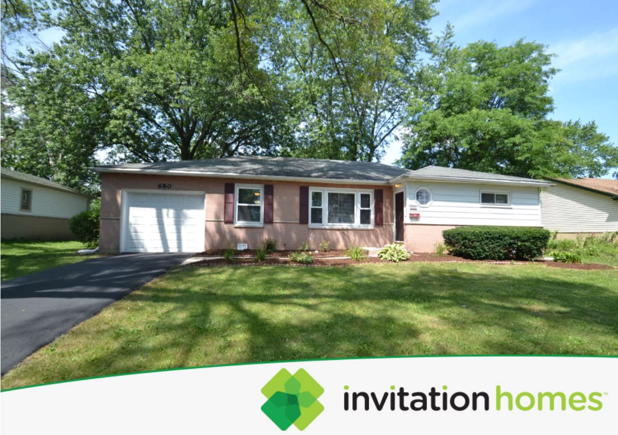 Front of 680 Mohave St, Hoffman Estates, IL