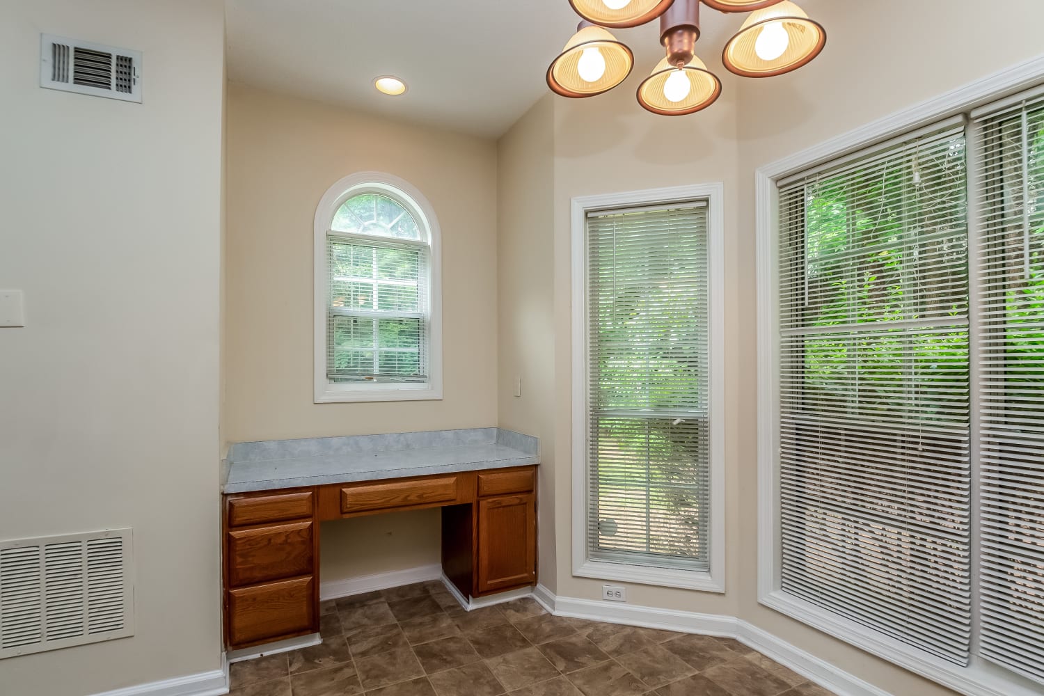 6810 Waters Edge Dr, Stone Mountain photo 5