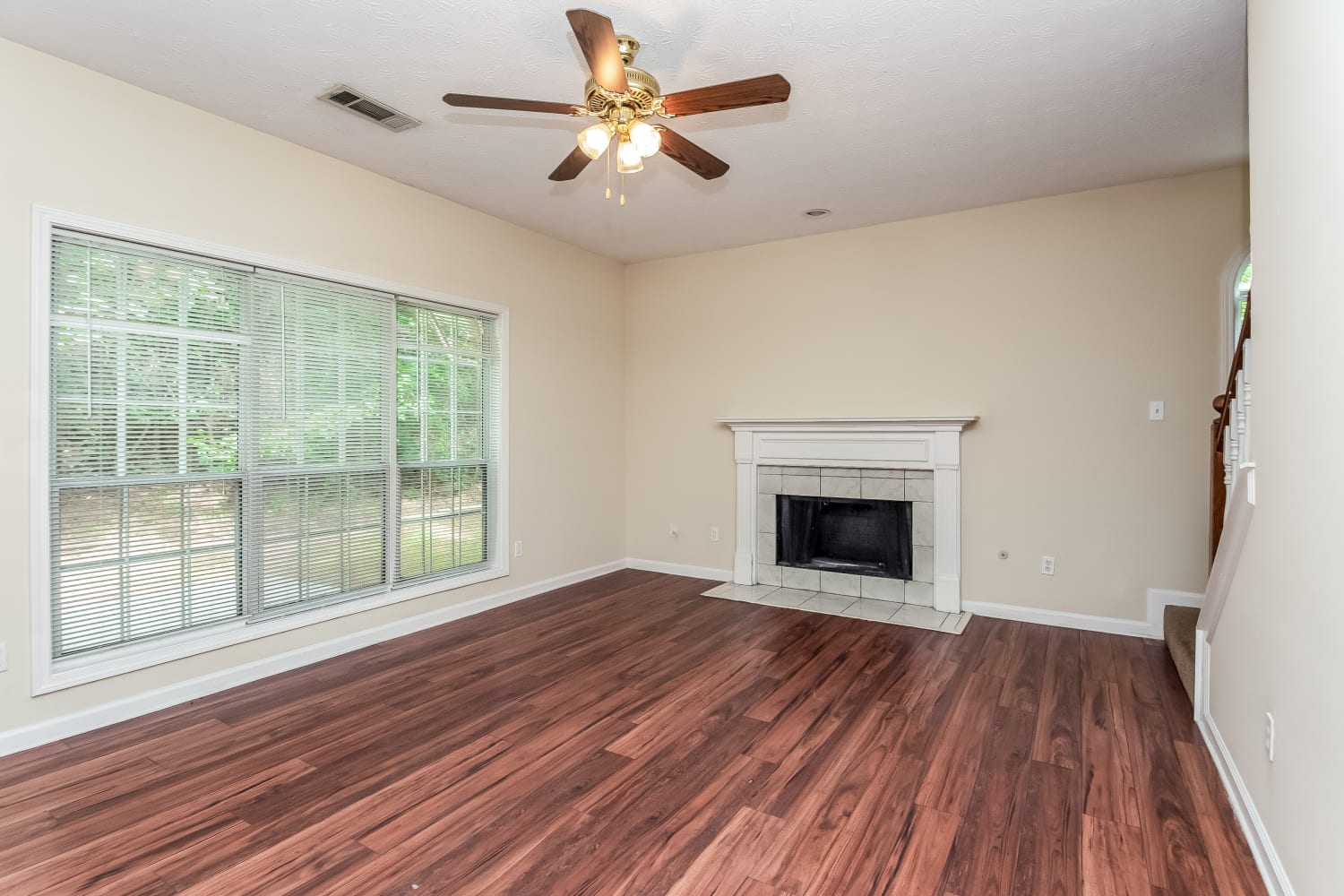 6810 Waters Edge Dr, Stone Mountain photo 2