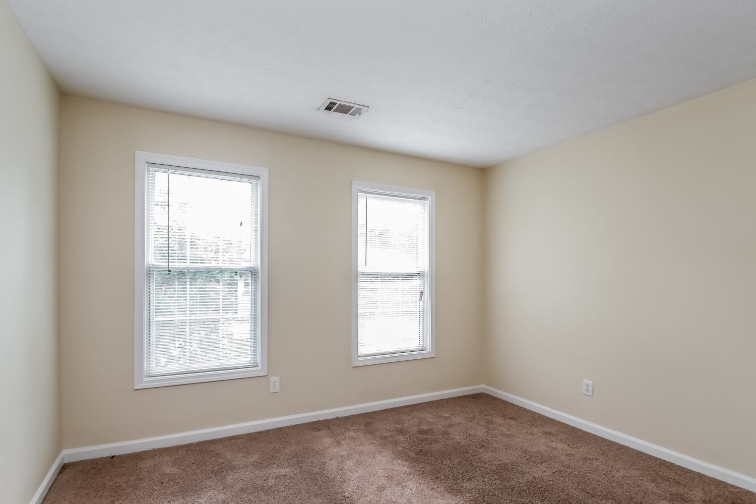 6810 Waters Edge Dr, Stone Mountain photo 16