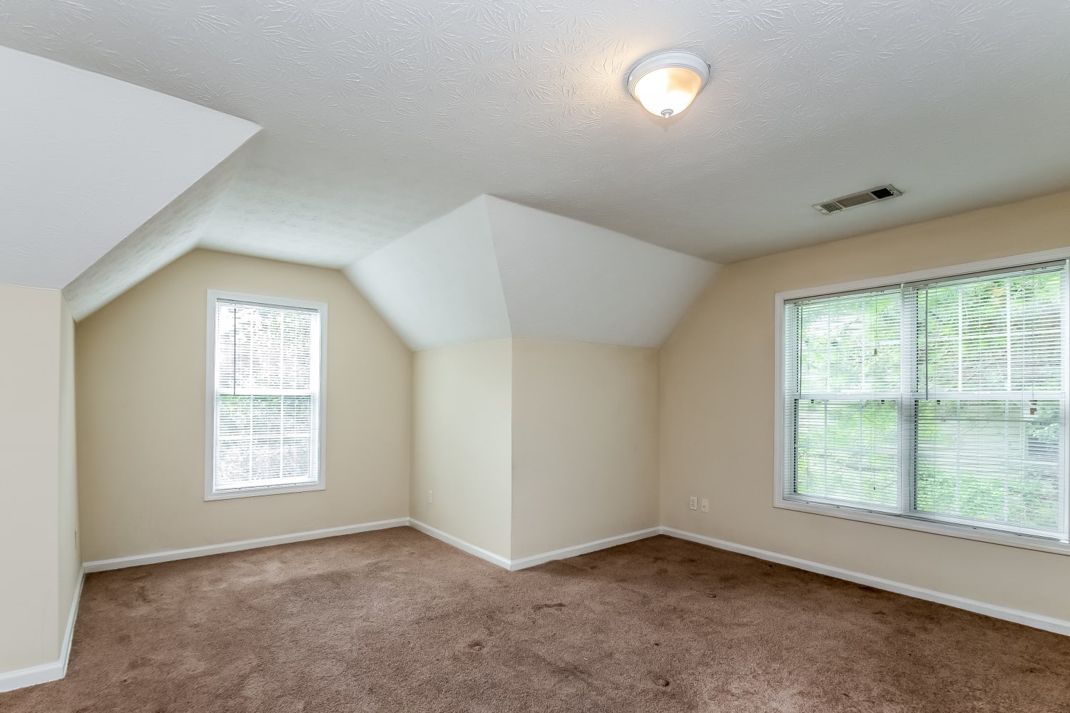 6810 Waters Edge Dr, Stone Mountain photo 9