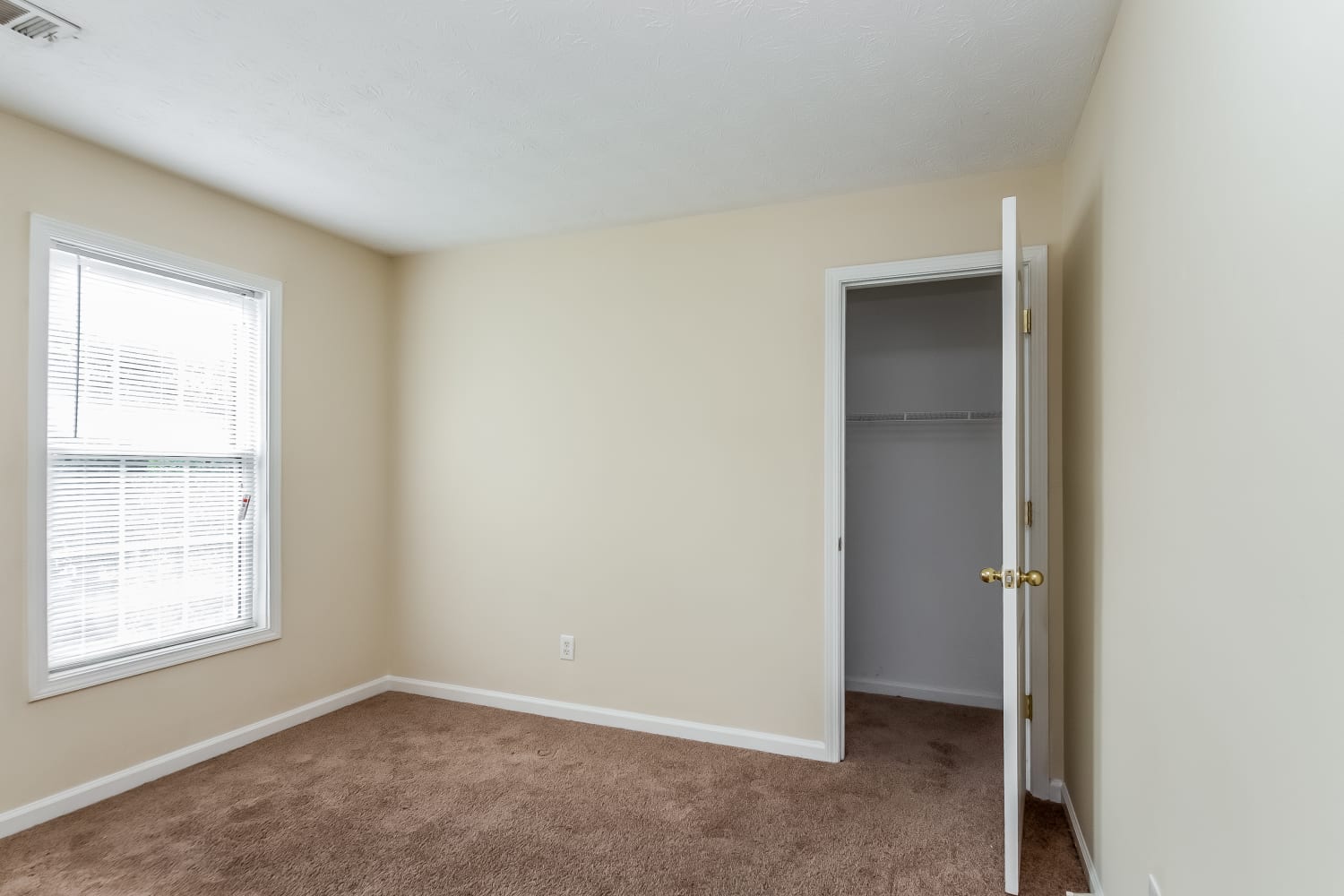 6810 Waters Edge Dr, Stone Mountain photo 14