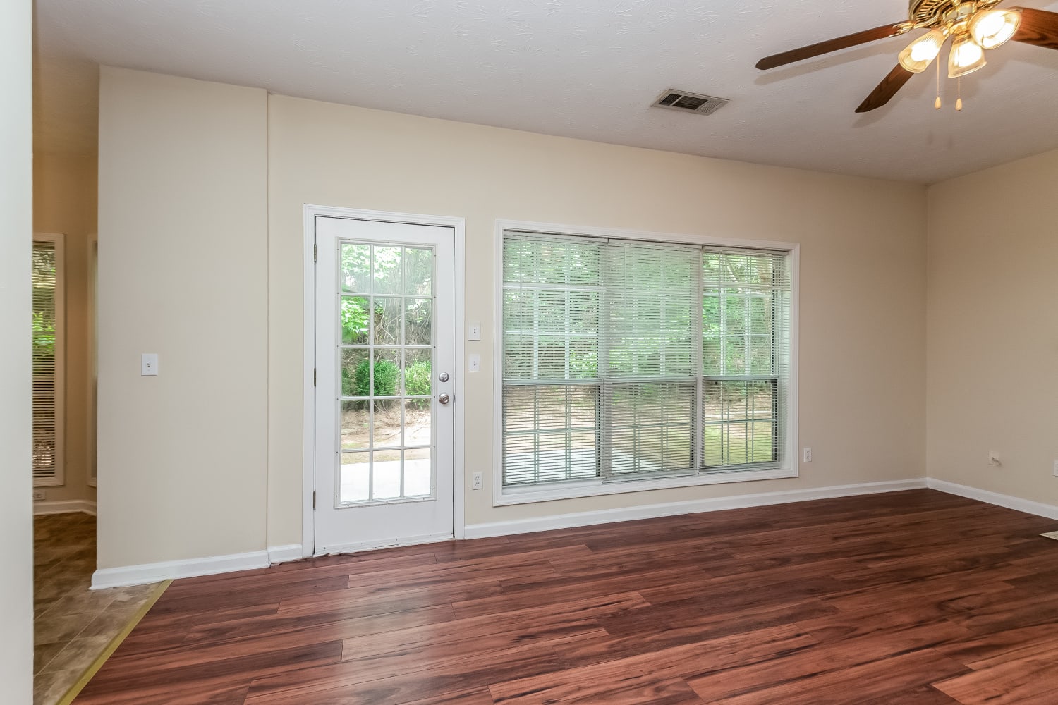 6810 Waters Edge Dr, Stone Mountain photo 3