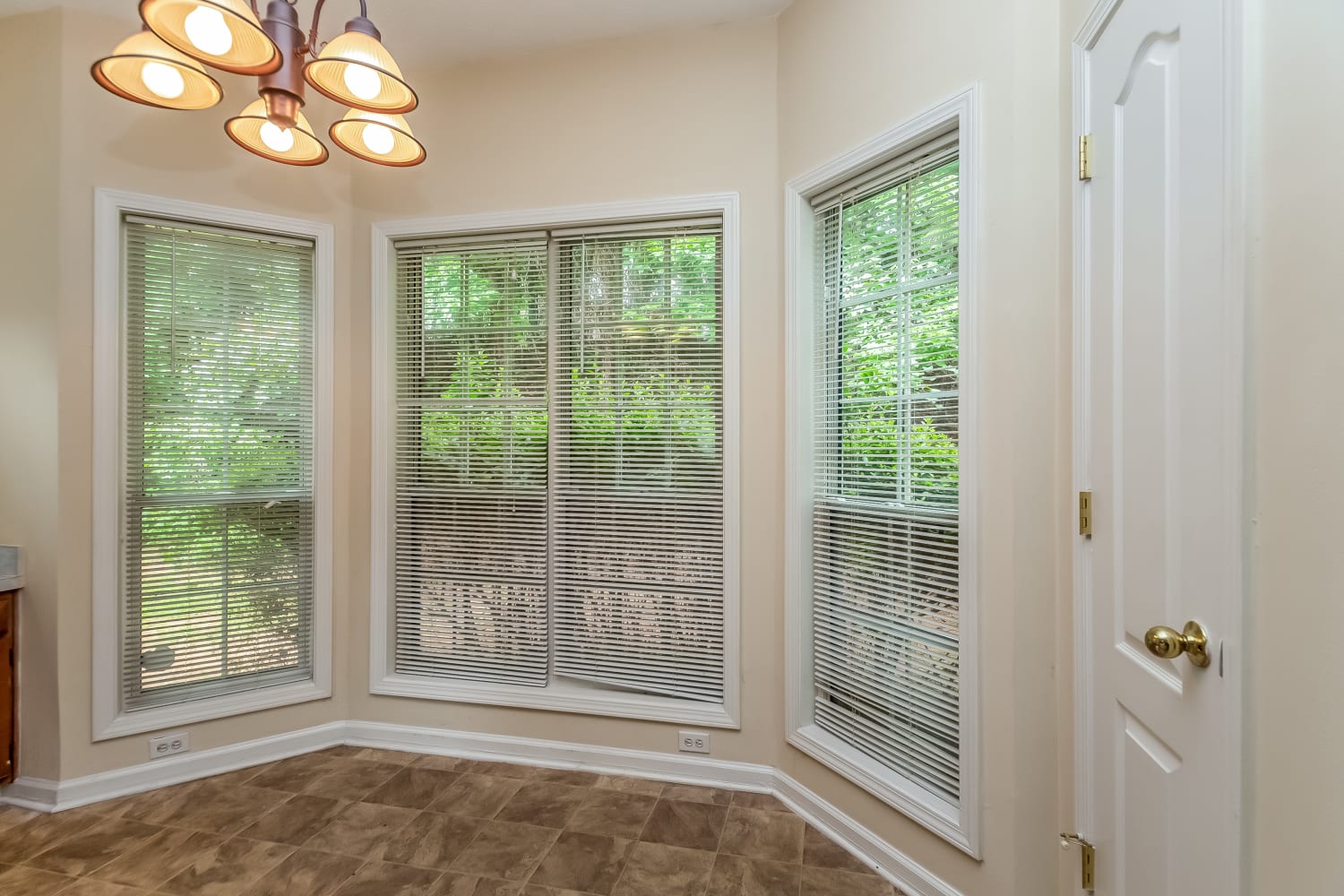 6810 Waters Edge Dr, Stone Mountain photo 6