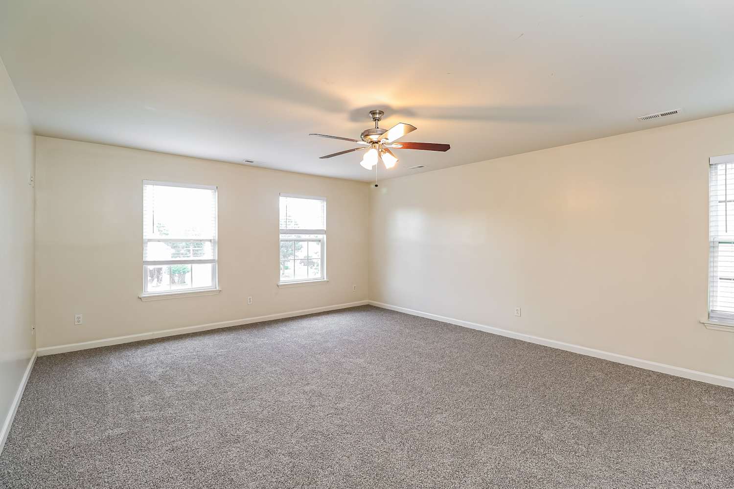 6821 Thistle Down Dr, Harrisburg photo 14