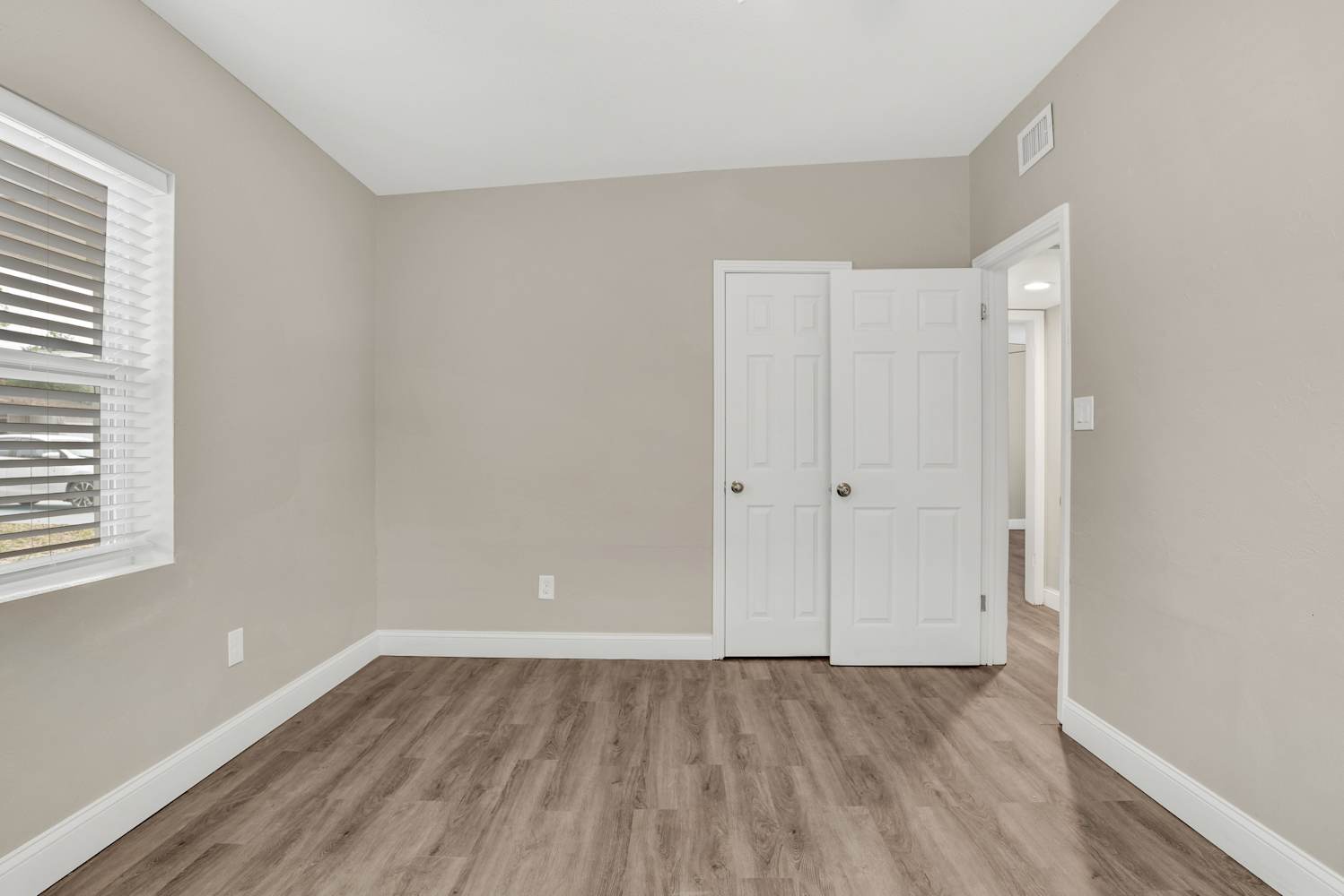 6825 Ambassador Dr, Orlando photo 15