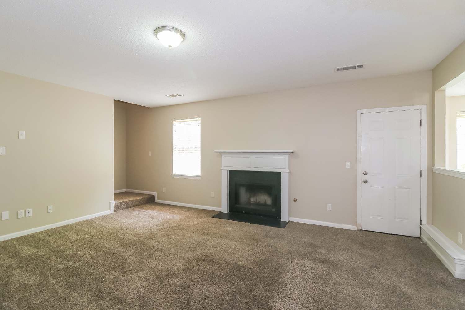 6853 Fireside Ln, Atlanta photo 9