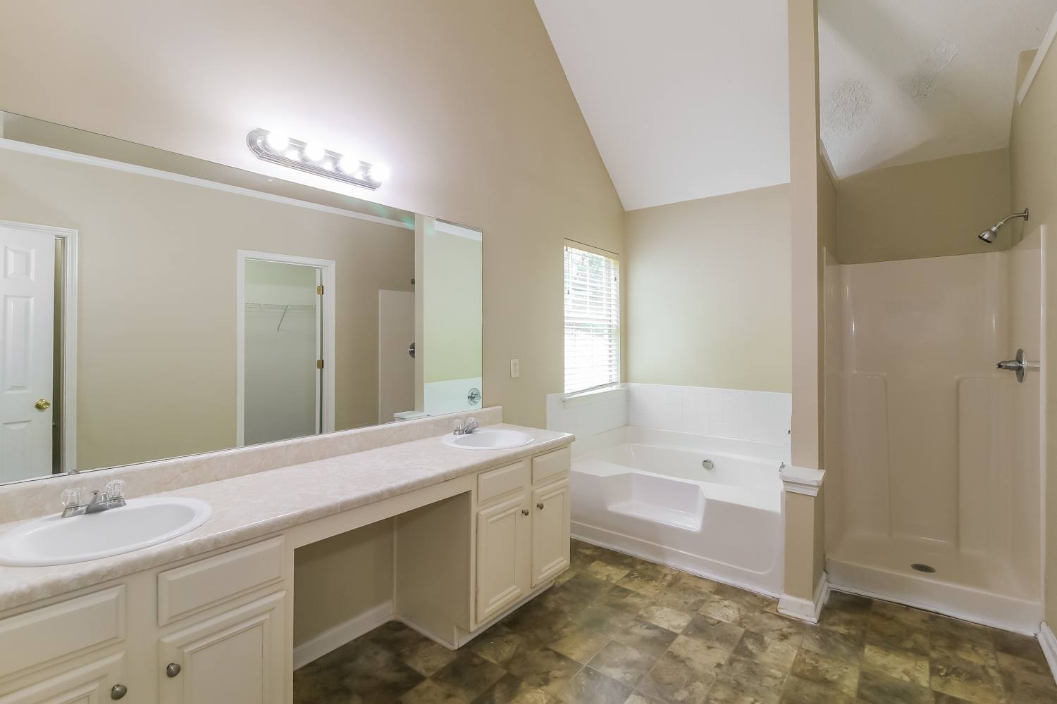 6853 Fireside Ln, Atlanta photo 12