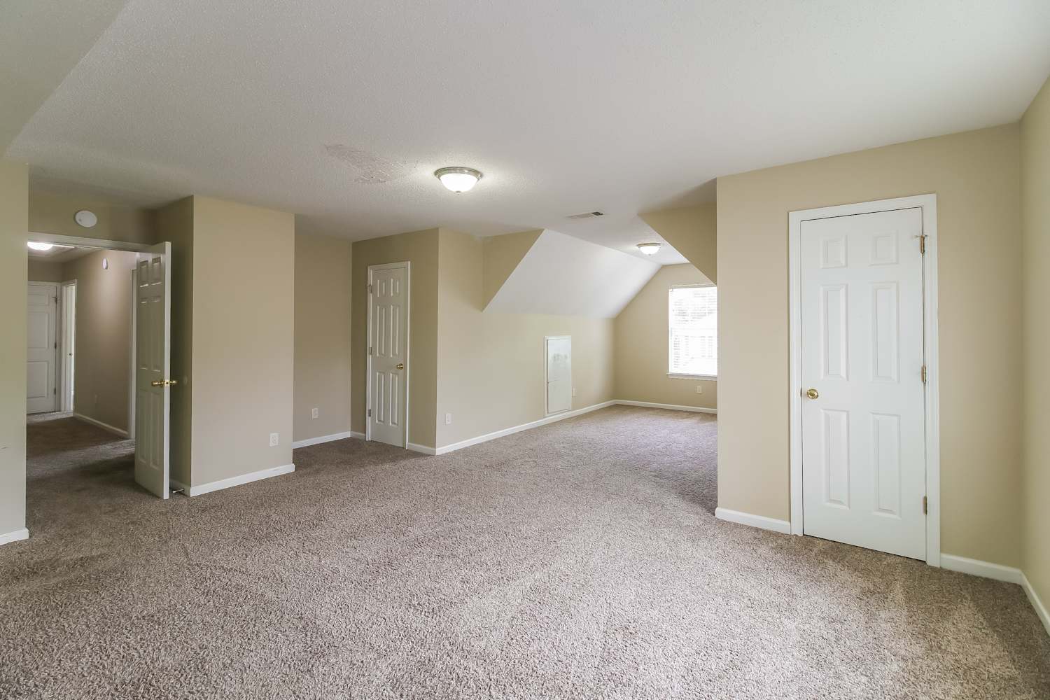 6853 Fireside Ln, Atlanta photo 10