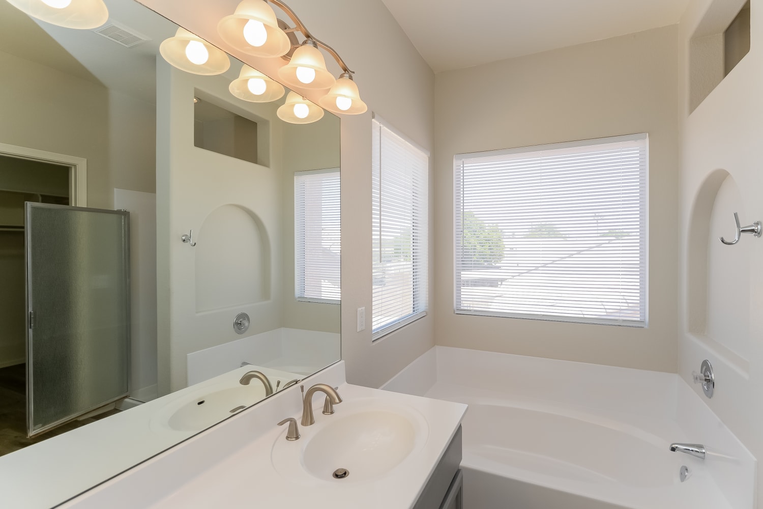 687 W Country Estates Avenue, Gilbert photo 13