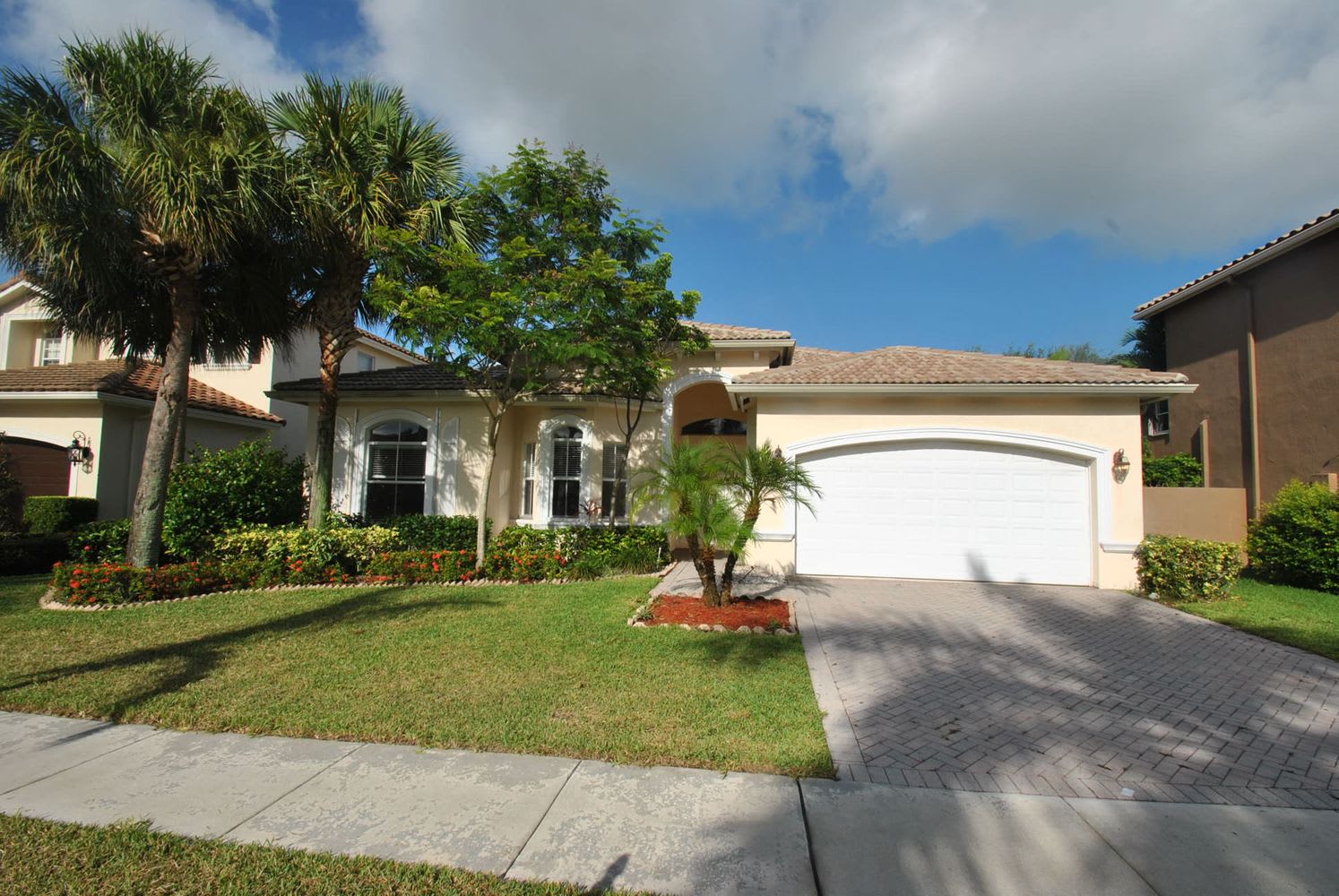 Front of 6880 Houlton Cir, Lake Worth, FL