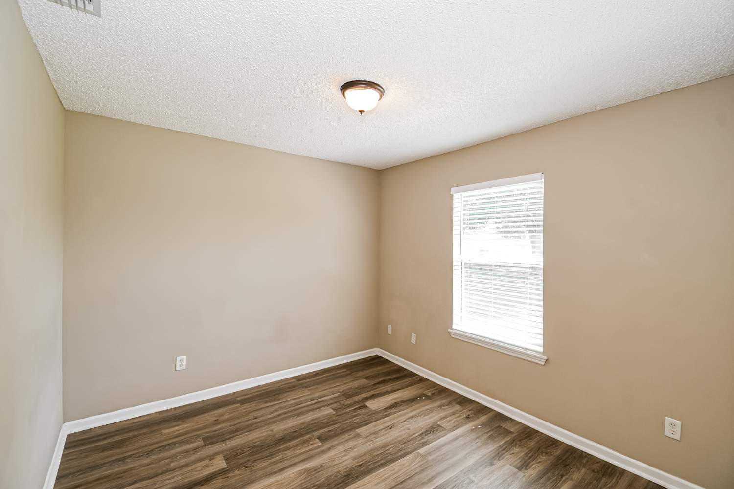 6886 Wall Springs Dr, Jacksonville photo 12