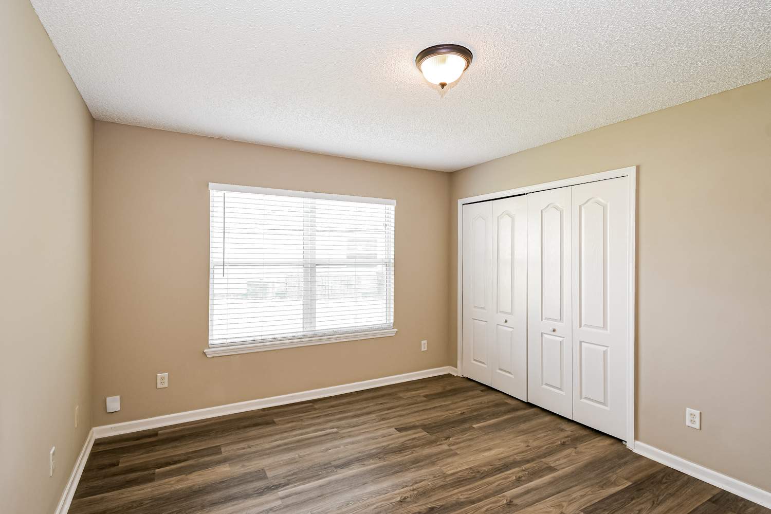 6886 Wall Springs Dr, Jacksonville photo 13