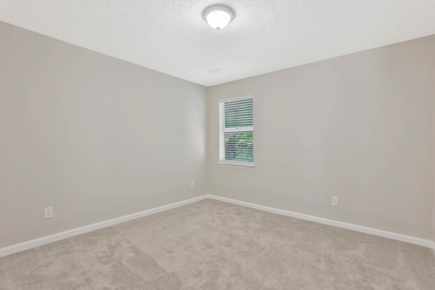 690 Greenhedge Dr, Stone Mountain photo 12