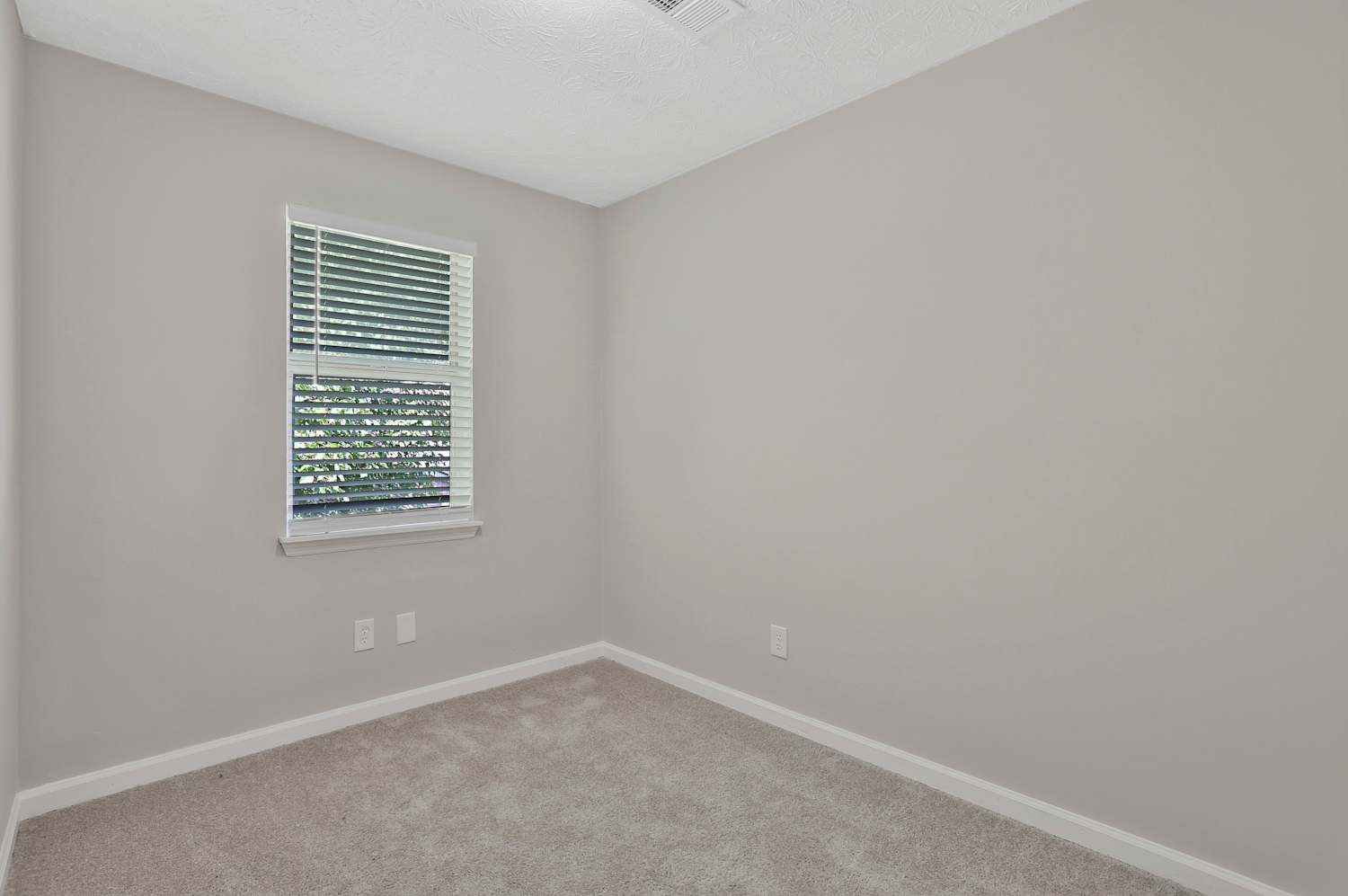 690 Greenhedge Dr, Stone Mountain photo 17