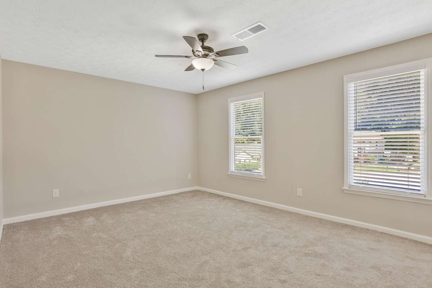 690 Greenhedge Dr, Stone Mountain photo 11